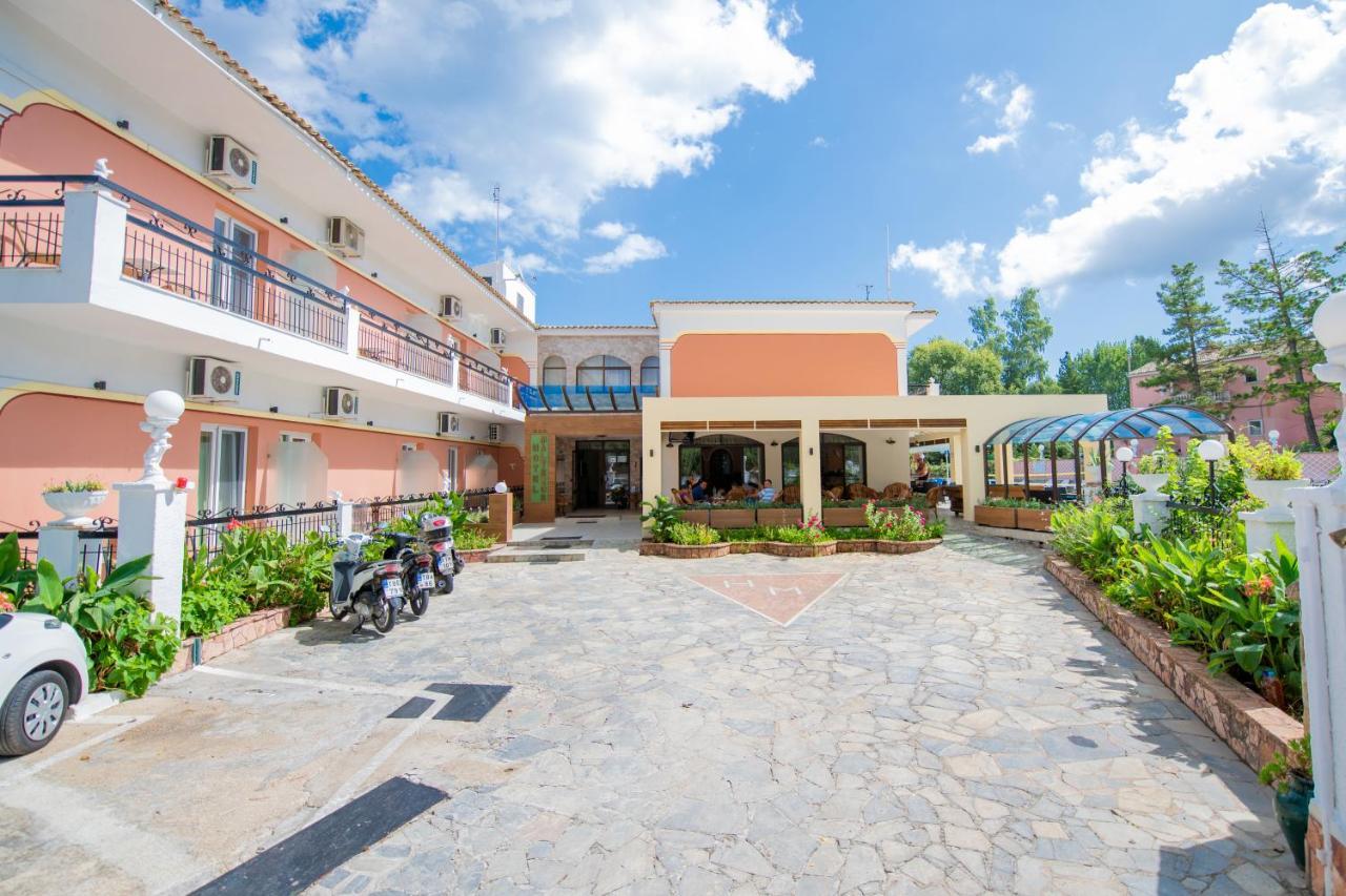 Maltezos Hotel Гувія Екстер'єр фото