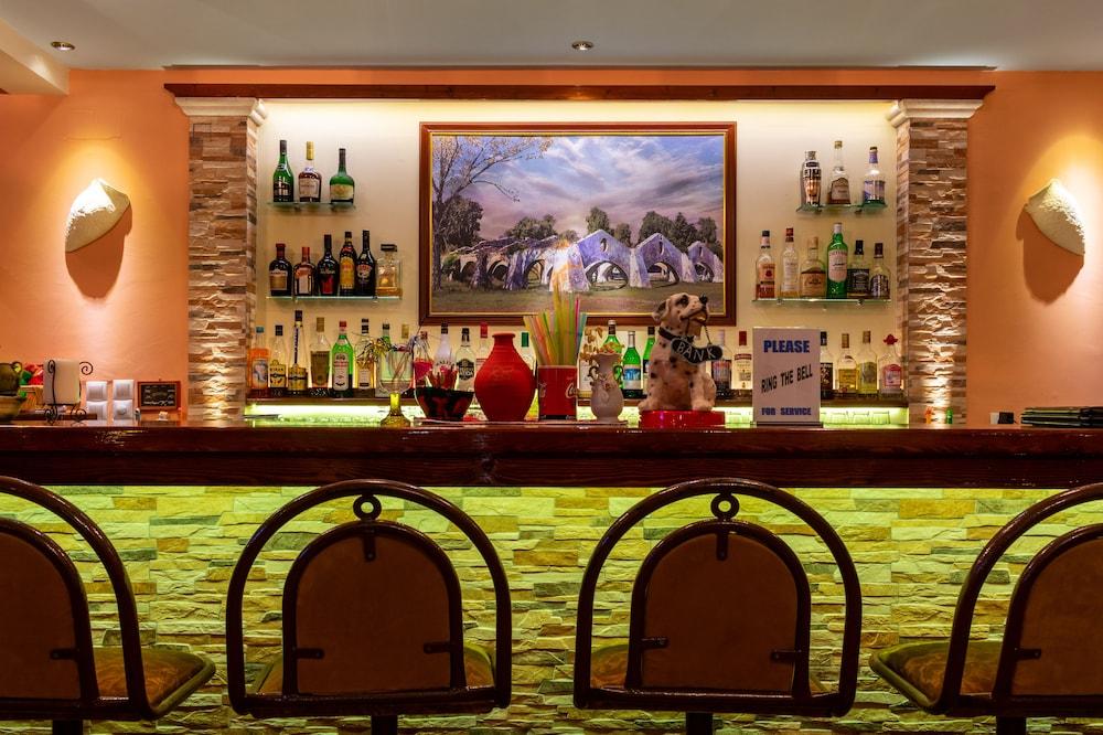 Maltezos Hotel Гувія Екстер'єр фото
